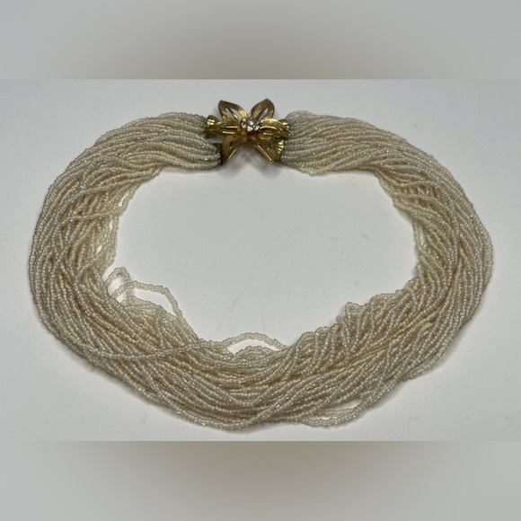 Jewelry - Vintage Luxurious Multi-Strand Pearl Necklace with Gold Bow Clasp